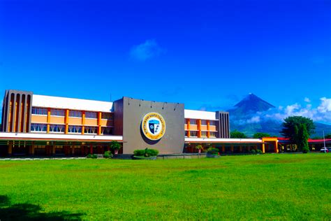 University of Santo Tomas–Legazpi .